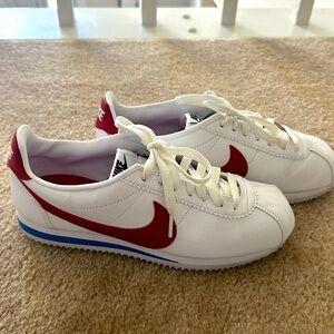 Gently used Nike shoes